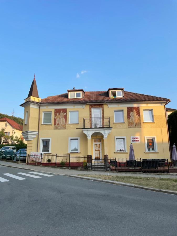 Penzion Jecminek Luhacovice Bagian luar foto